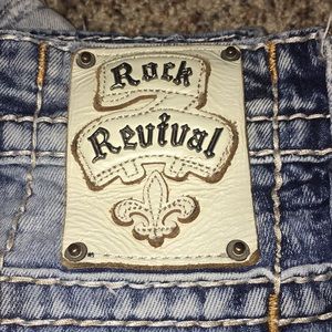 Rock revival men’s relaxed straight jeans